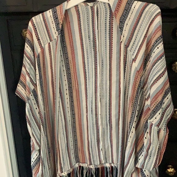 Altar’d State Fringe Kimono - Picture 2 of 5